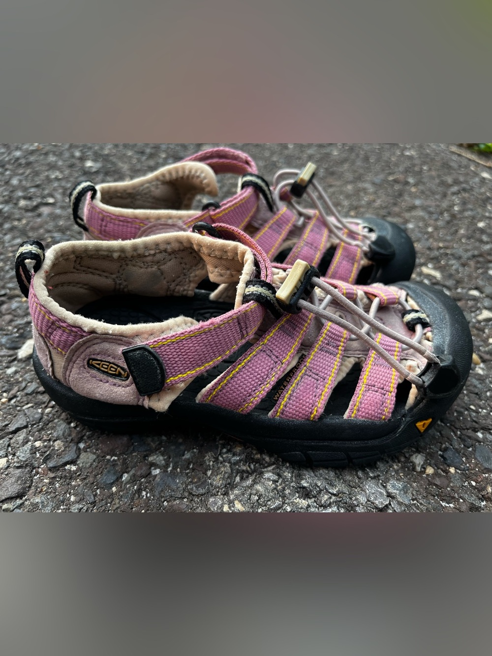 KEEN Newport H2 Pink Waterproof Sandals Kids Size 12C EU 30
